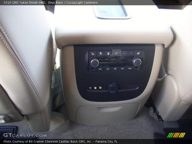 Onyx Black / Cocoa/Light Cashmere 2010 GMC Yukon Denali AWD