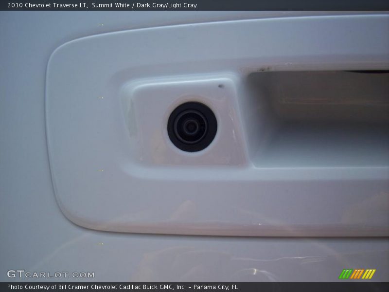 Summit White / Dark Gray/Light Gray 2010 Chevrolet Traverse LT