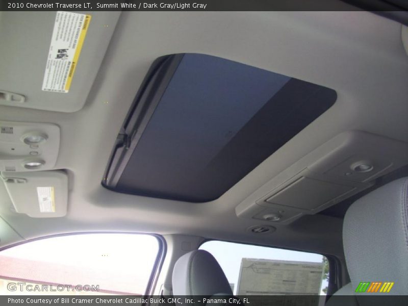 Summit White / Dark Gray/Light Gray 2010 Chevrolet Traverse LT