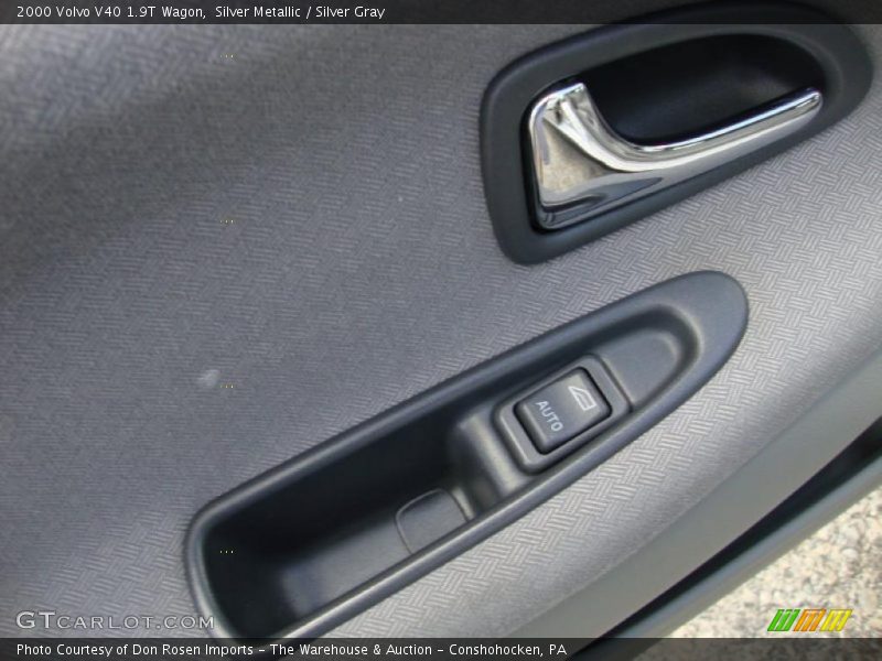 Silver Metallic / Silver Gray 2000 Volvo V40 1.9T Wagon