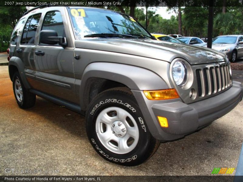 Light Khaki Metallic / Medium Slate Gray 2007 Jeep Liberty Sport