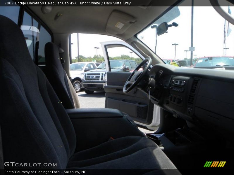 Bright White / Dark Slate Gray 2002 Dodge Dakota SXT Regular Cab 4x4