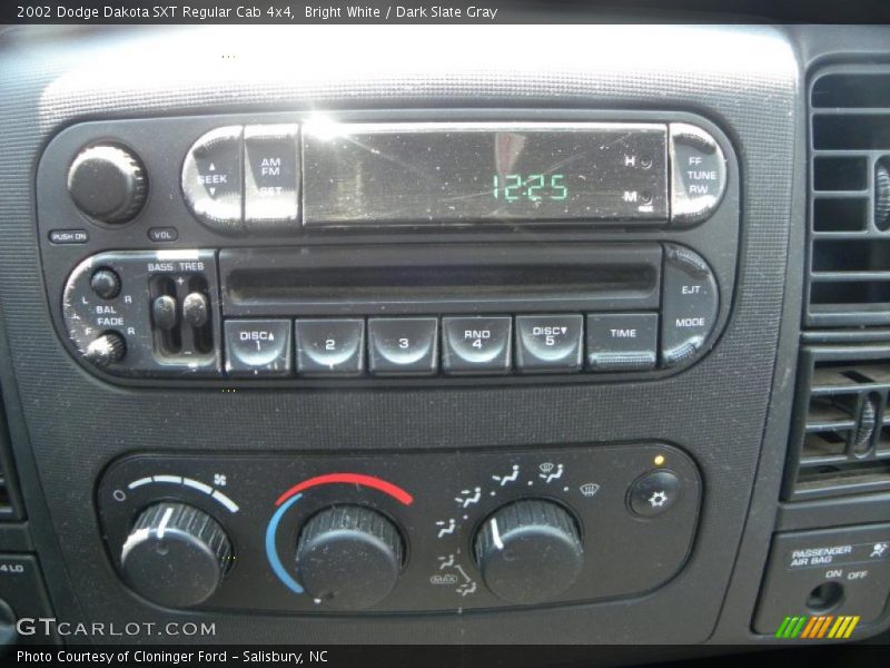 Bright White / Dark Slate Gray 2002 Dodge Dakota SXT Regular Cab 4x4