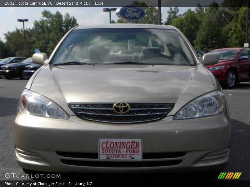 Desert Sand Mica / Taupe 2002 Toyota Camry SE V6