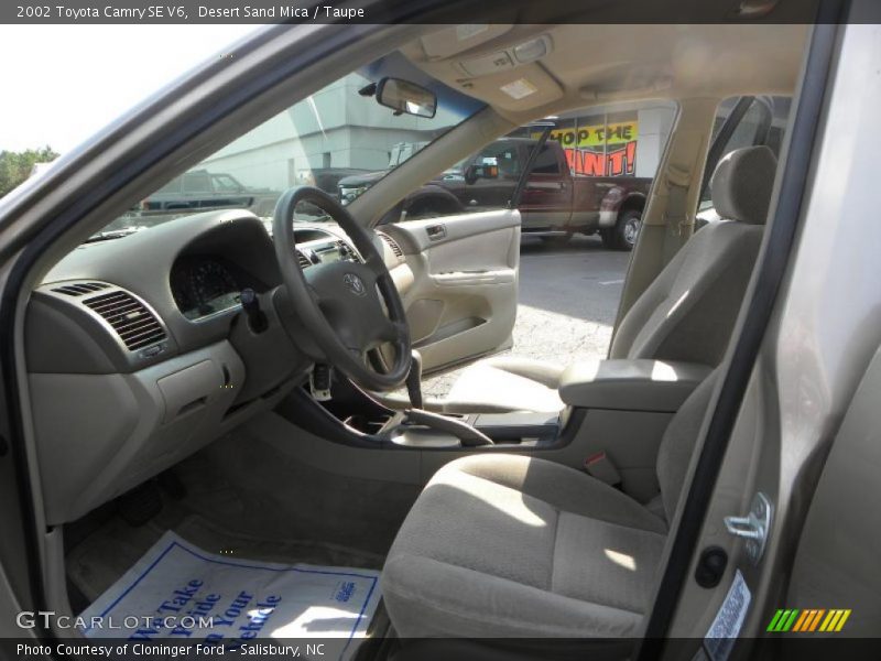 Desert Sand Mica / Taupe 2002 Toyota Camry SE V6