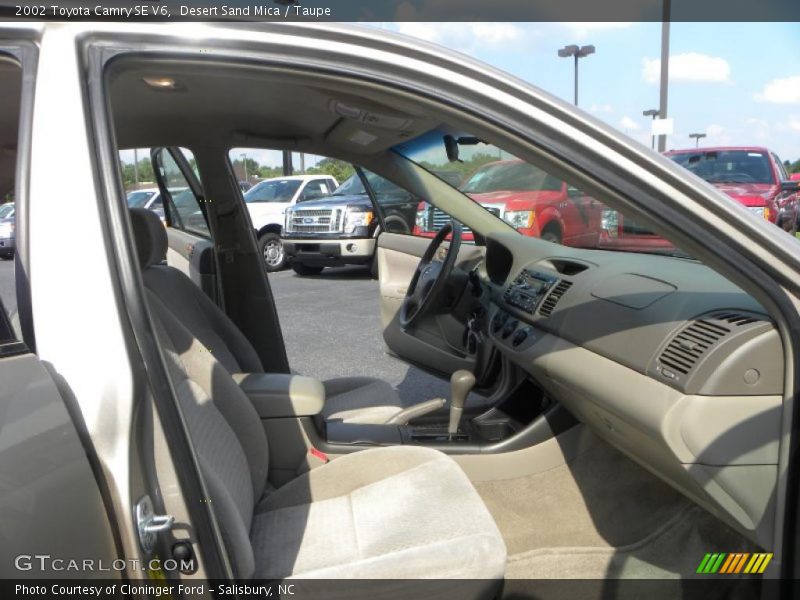 Desert Sand Mica / Taupe 2002 Toyota Camry SE V6