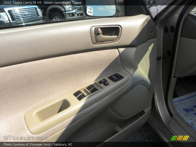 Desert Sand Mica / Taupe 2002 Toyota Camry SE V6