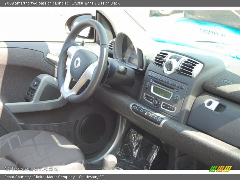 Crystal White / Design Black 2009 Smart fortwo passion cabriolet