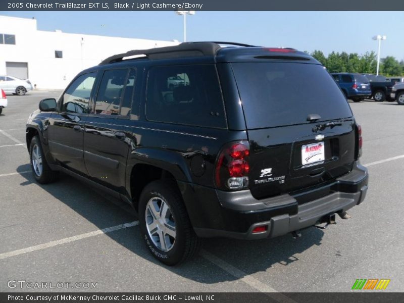 Black / Light Cashmere/Ebony 2005 Chevrolet TrailBlazer EXT LS