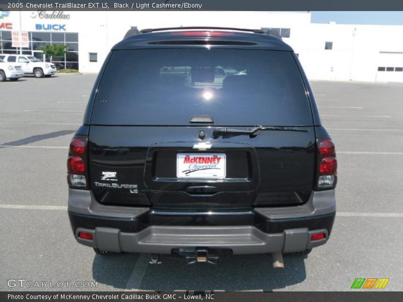 Black / Light Cashmere/Ebony 2005 Chevrolet TrailBlazer EXT LS
