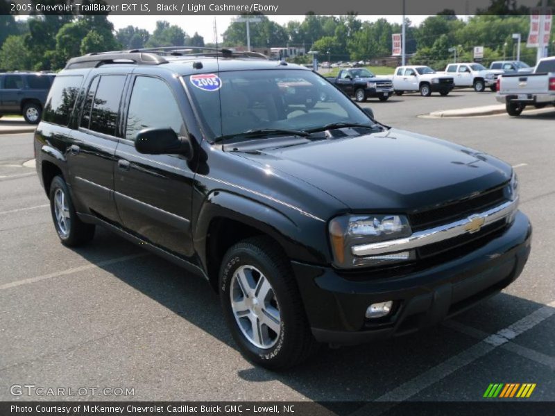 Black / Light Cashmere/Ebony 2005 Chevrolet TrailBlazer EXT LS