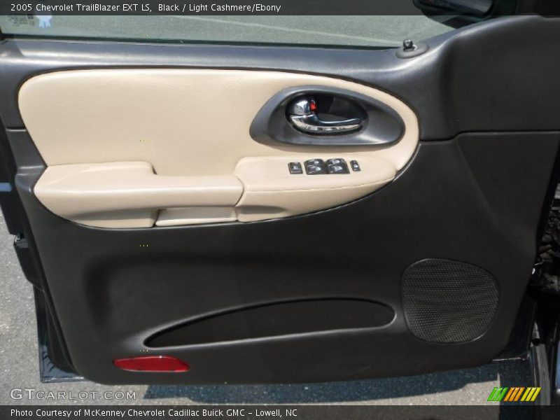 Black / Light Cashmere/Ebony 2005 Chevrolet TrailBlazer EXT LS
