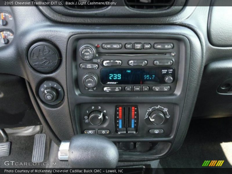 Black / Light Cashmere/Ebony 2005 Chevrolet TrailBlazer EXT LS