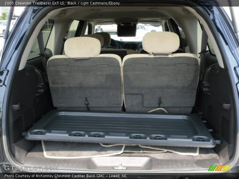 Black / Light Cashmere/Ebony 2005 Chevrolet TrailBlazer EXT LS