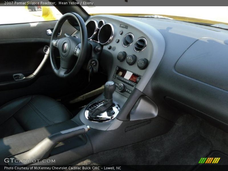 Mean Yellow / Ebony 2007 Pontiac Solstice Roadster