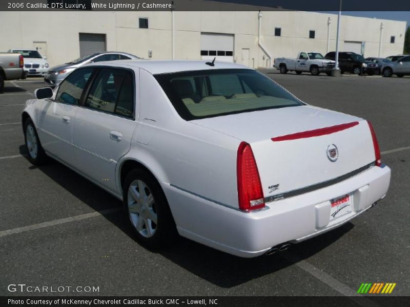 White Lightning / Cashmere 2006 Cadillac DTS Luxury