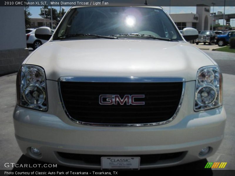 White Diamond Tricoat / Light Tan 2010 GMC Yukon XL SLT