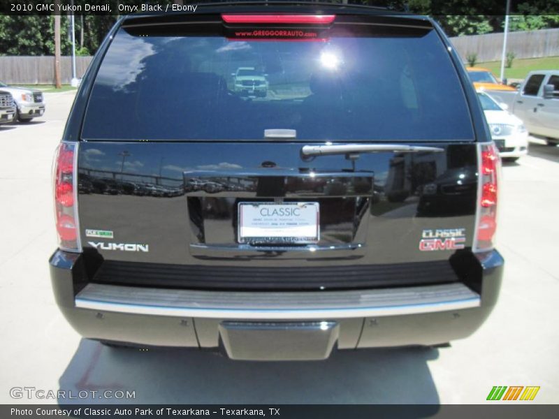 Onyx Black / Ebony 2010 GMC Yukon Denali