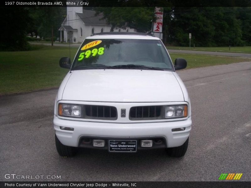 White / Gray 1997 Oldsmobile Bravada AWD