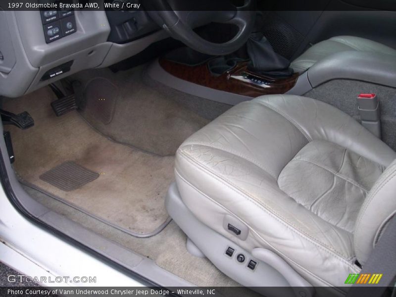 White / Gray 1997 Oldsmobile Bravada AWD