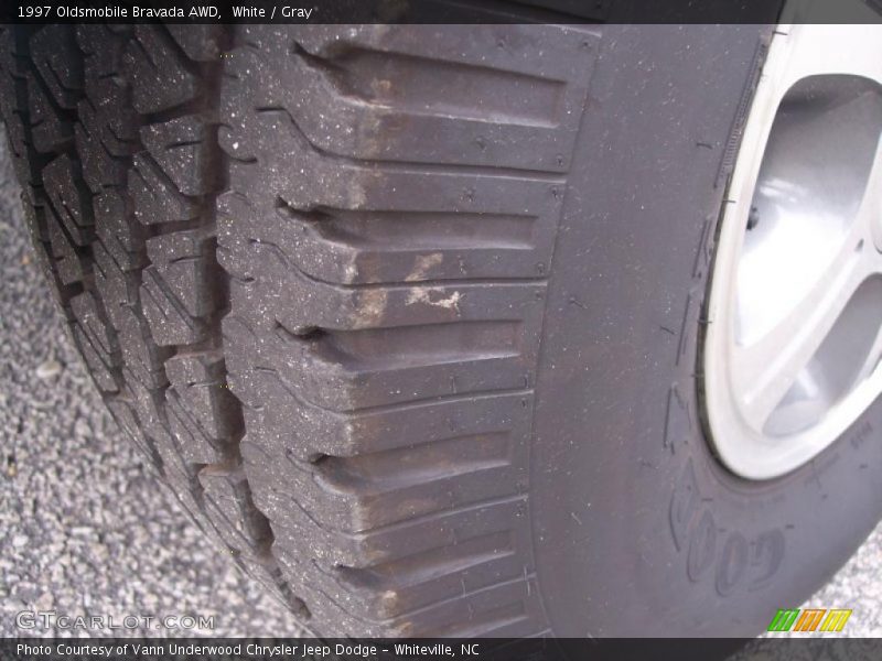 White / Gray 1997 Oldsmobile Bravada AWD