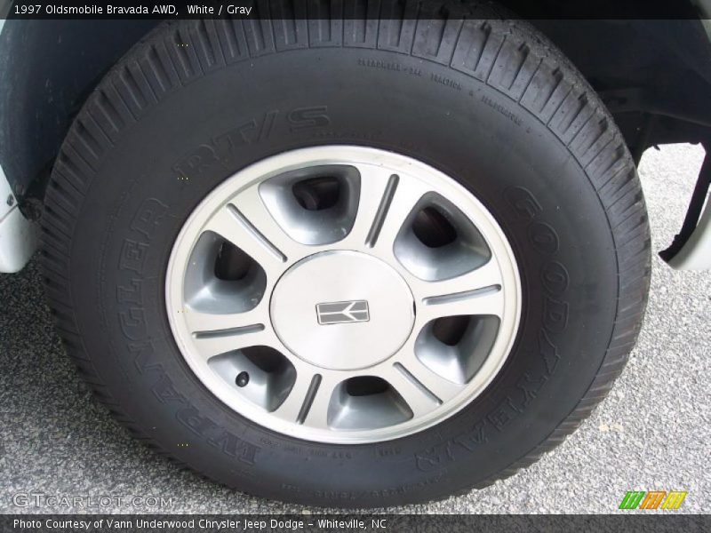 White / Gray 1997 Oldsmobile Bravada AWD