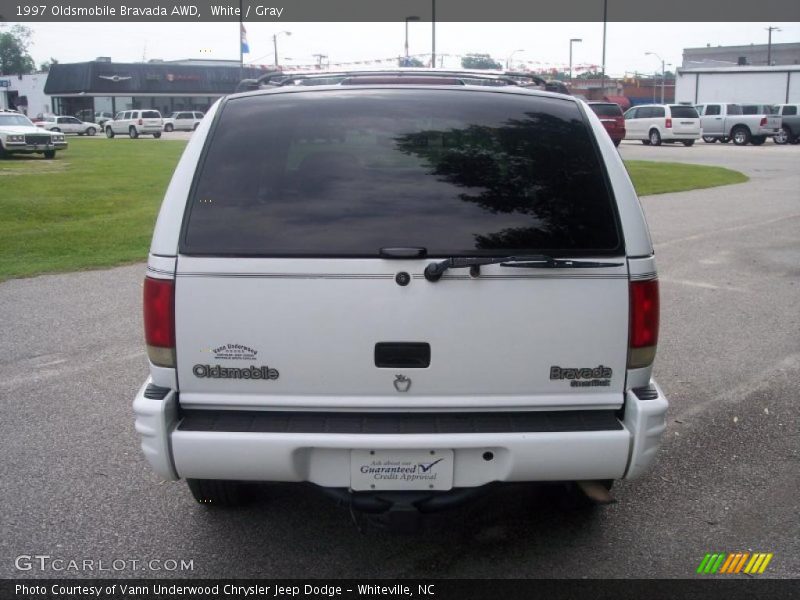 White / Gray 1997 Oldsmobile Bravada AWD