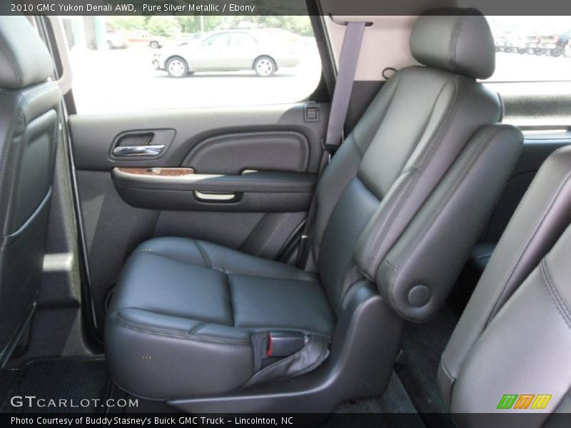 Pure Silver Metallic / Ebony 2010 GMC Yukon Denali AWD
