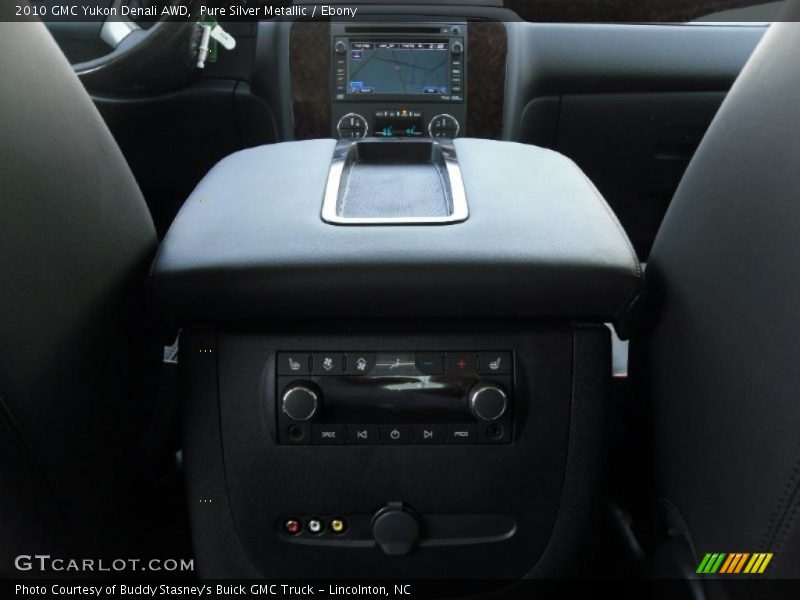 Pure Silver Metallic / Ebony 2010 GMC Yukon Denali AWD