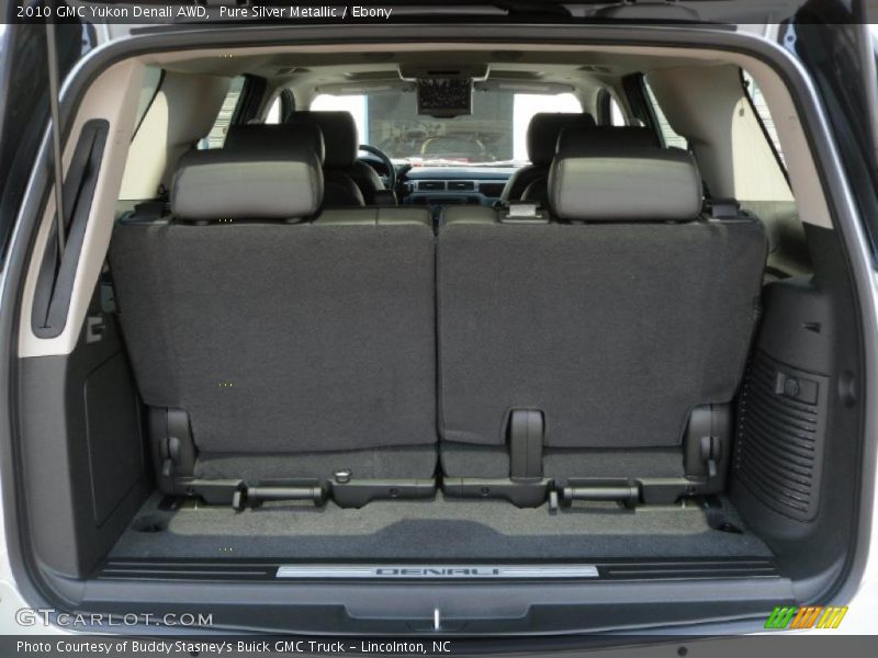 Pure Silver Metallic / Ebony 2010 GMC Yukon Denali AWD
