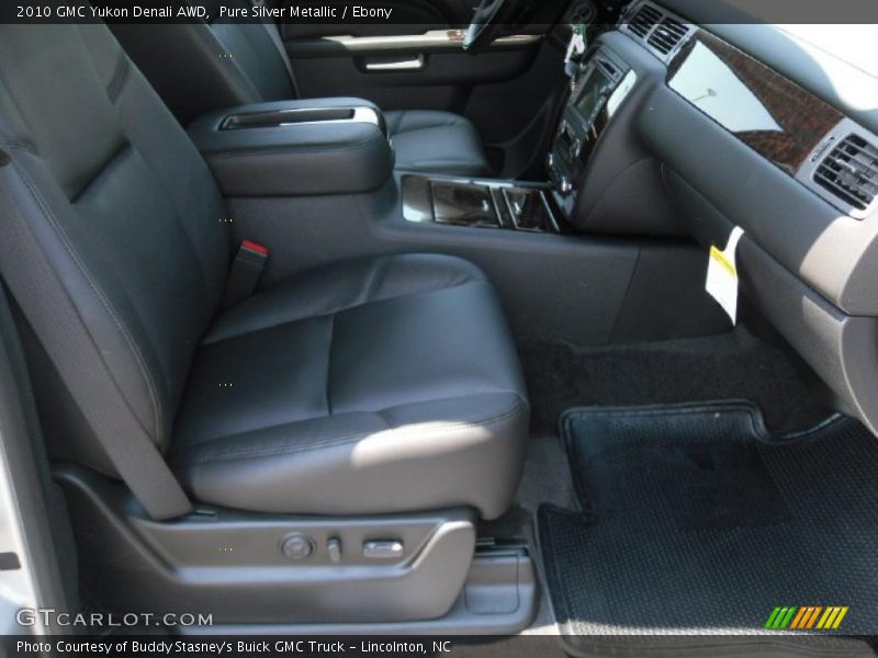 Pure Silver Metallic / Ebony 2010 GMC Yukon Denali AWD