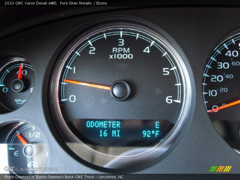 Pure Silver Metallic / Ebony 2010 GMC Yukon Denali AWD