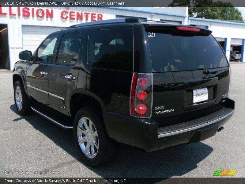 Onyx Black / Cocoa/Light Cashmere 2010 GMC Yukon Denali AWD