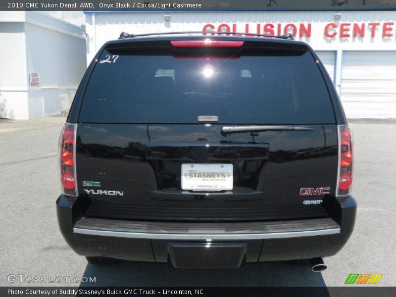 Onyx Black / Cocoa/Light Cashmere 2010 GMC Yukon Denali AWD