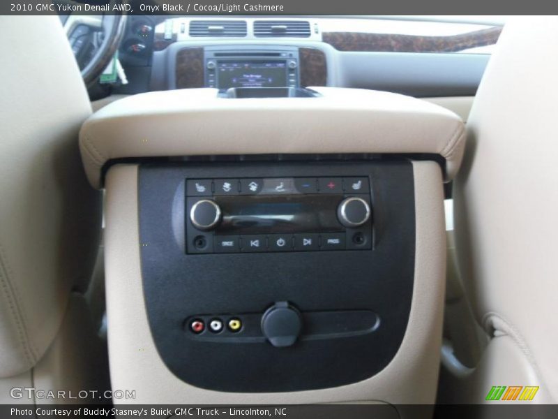 Onyx Black / Cocoa/Light Cashmere 2010 GMC Yukon Denali AWD