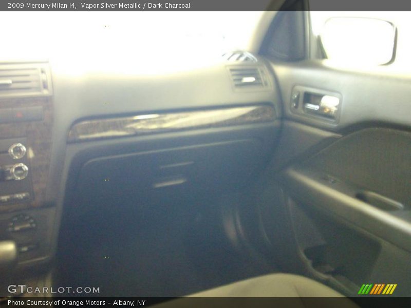 Vapor Silver Metallic / Dark Charcoal 2009 Mercury Milan I4