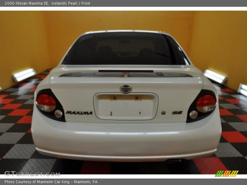 Icelandic Pearl / Frost 2000 Nissan Maxima SE