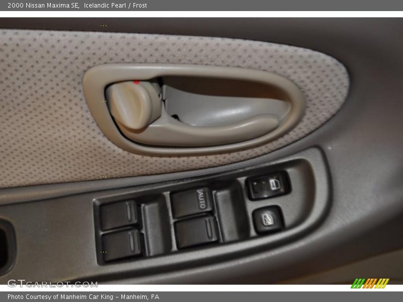 Icelandic Pearl / Frost 2000 Nissan Maxima SE