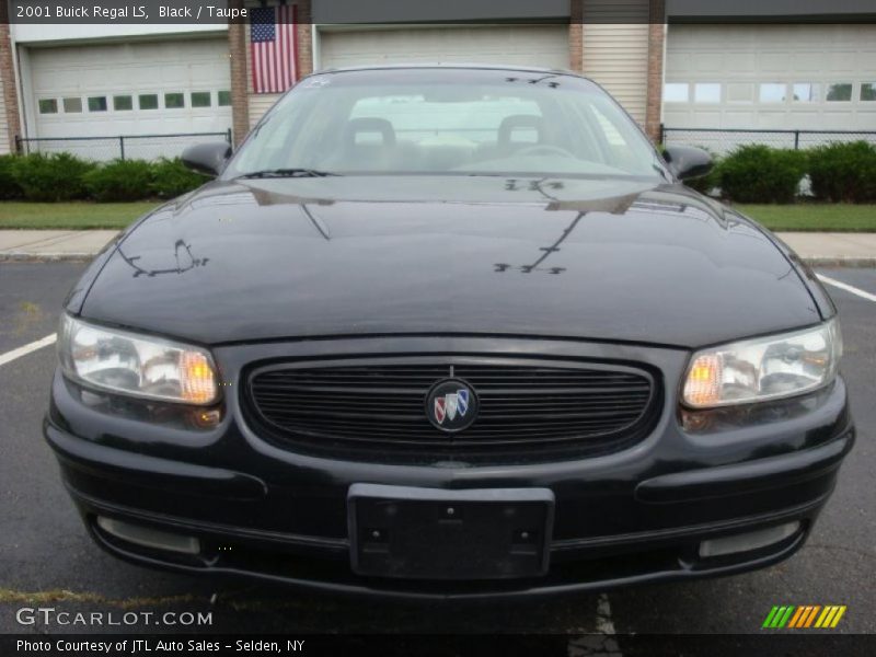 Black / Taupe 2001 Buick Regal LS