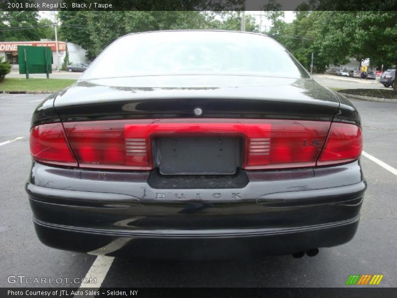 Black / Taupe 2001 Buick Regal LS