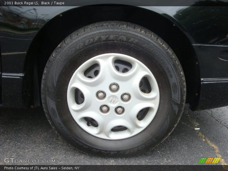 Black / Taupe 2001 Buick Regal LS
