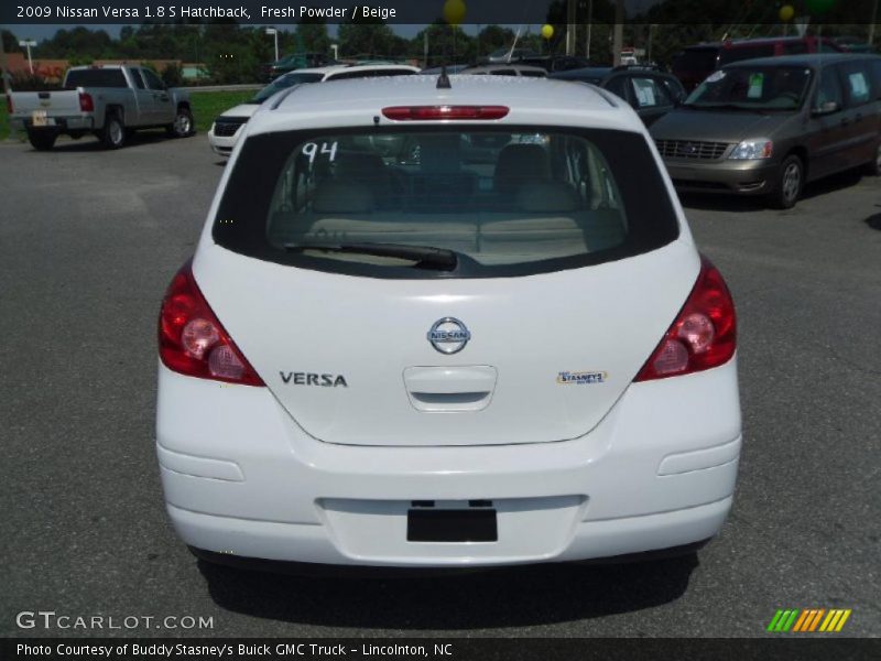 Fresh Powder / Beige 2009 Nissan Versa 1.8 S Hatchback