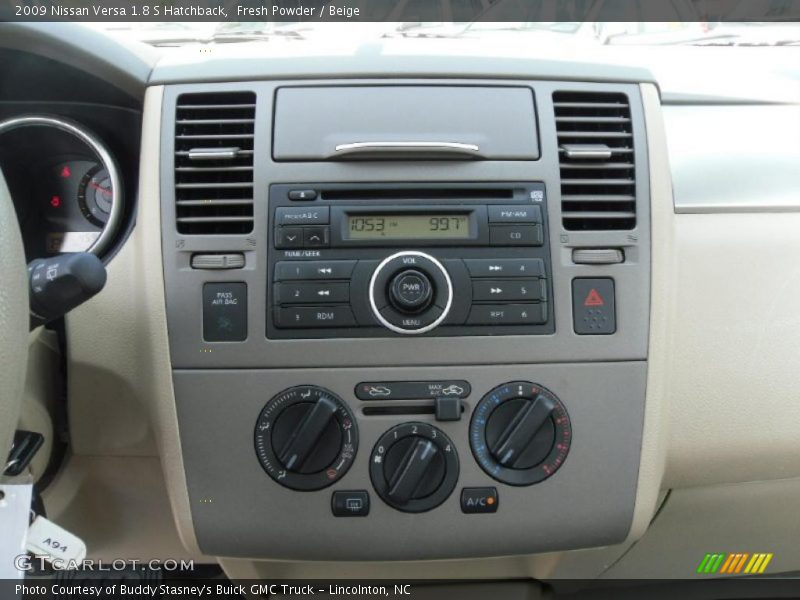 Fresh Powder / Beige 2009 Nissan Versa 1.8 S Hatchback