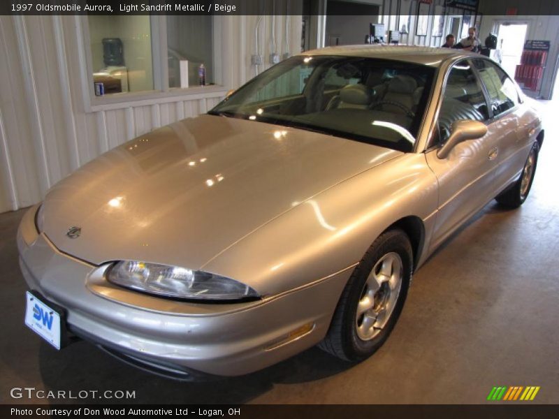 Light Sandrift Metallic / Beige 1997 Oldsmobile Aurora