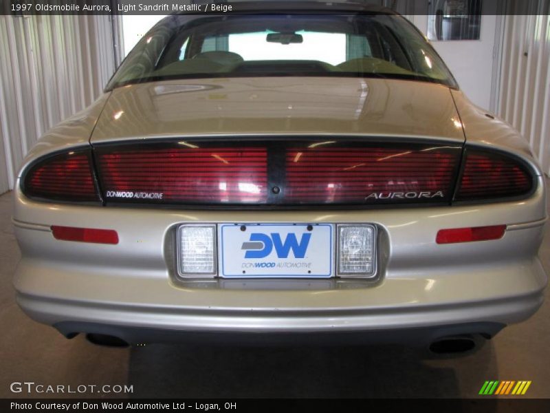 Light Sandrift Metallic / Beige 1997 Oldsmobile Aurora