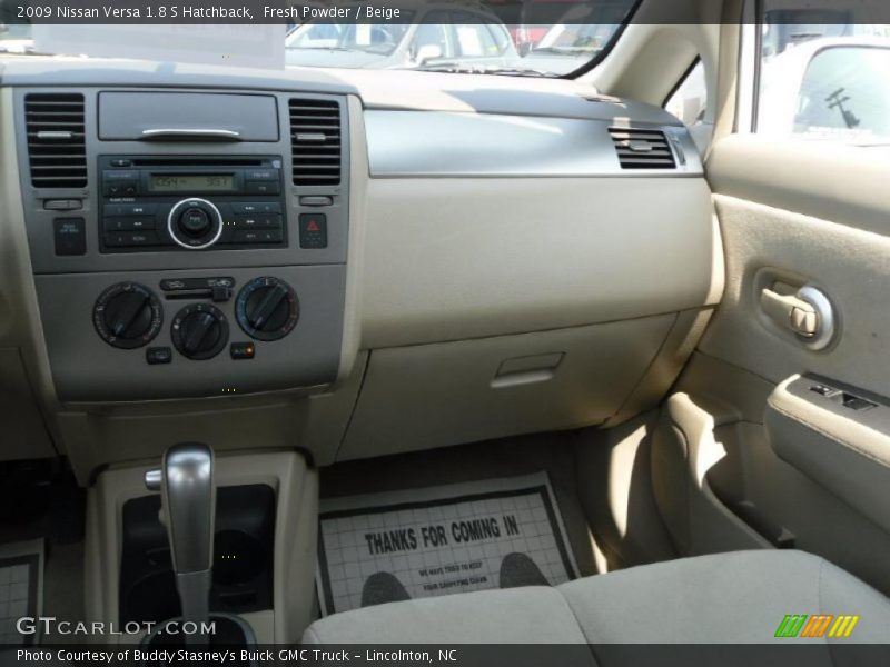 Fresh Powder / Beige 2009 Nissan Versa 1.8 S Hatchback