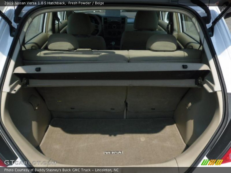 Fresh Powder / Beige 2009 Nissan Versa 1.8 S Hatchback