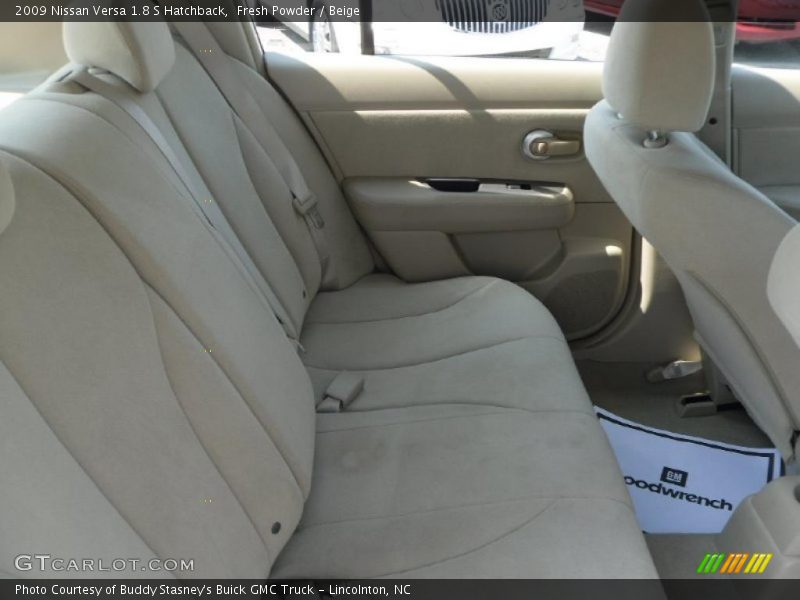 Fresh Powder / Beige 2009 Nissan Versa 1.8 S Hatchback