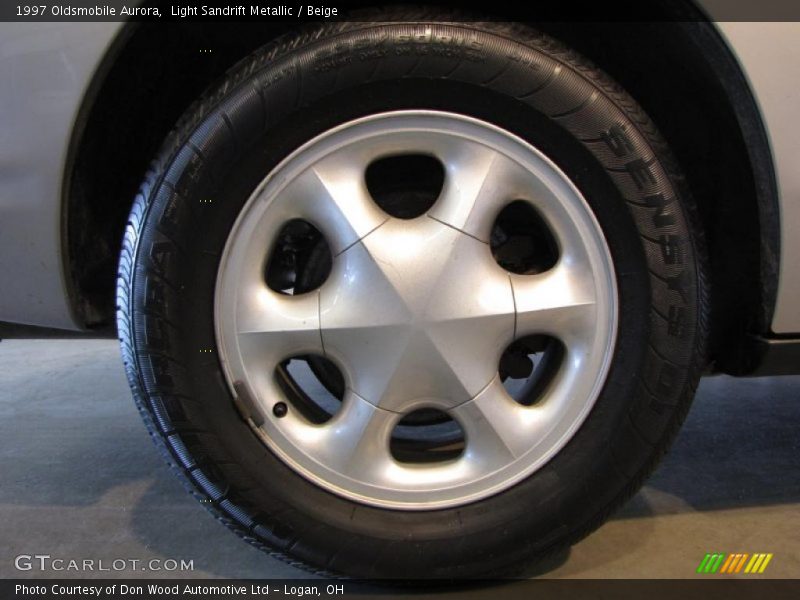Light Sandrift Metallic / Beige 1997 Oldsmobile Aurora