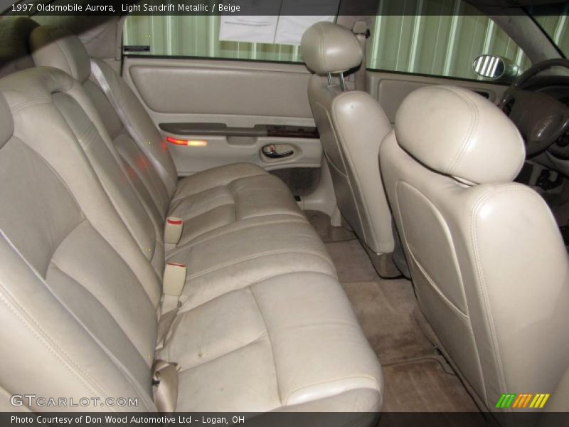 Light Sandrift Metallic / Beige 1997 Oldsmobile Aurora